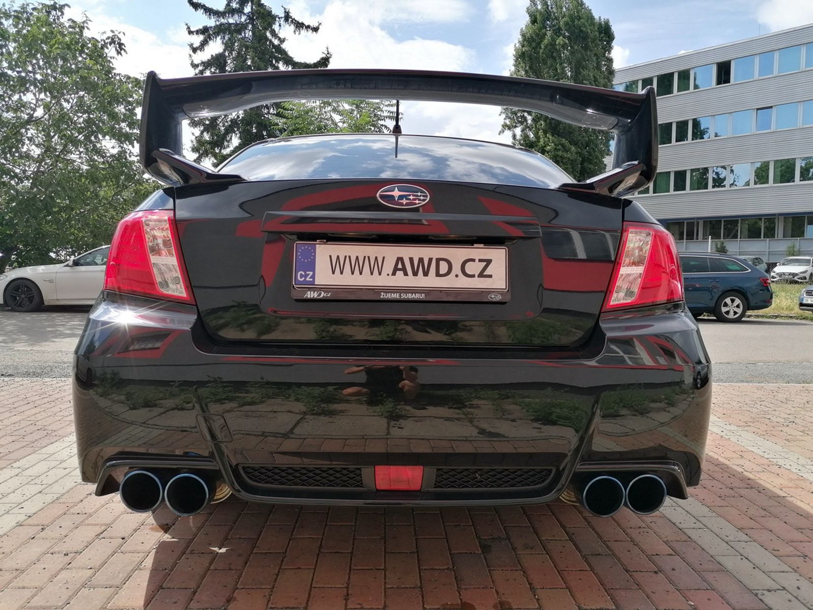 SUBARU WRX STI 2,5 4D SEDAN MY2011