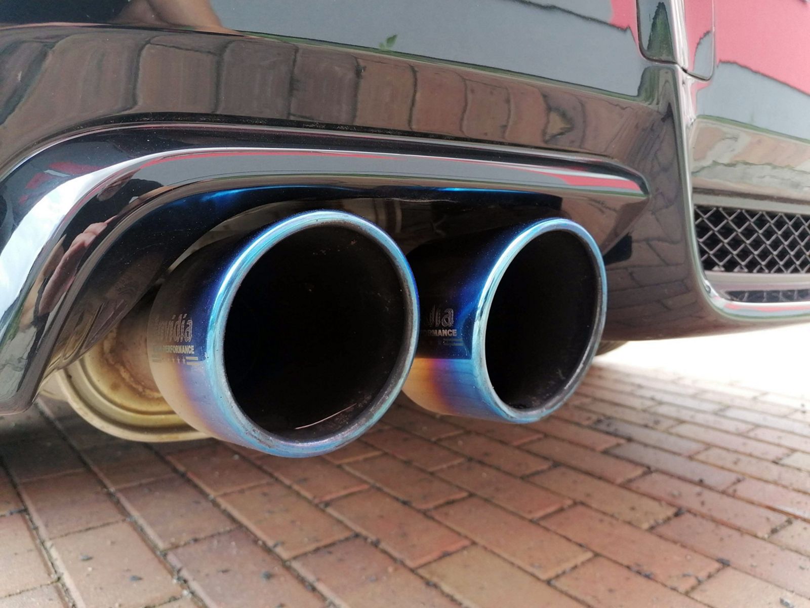 SUBARU WRX STI 2,5 4D SEDAN MY2011